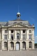 Façade sud donnant sur la place de la Bourse.