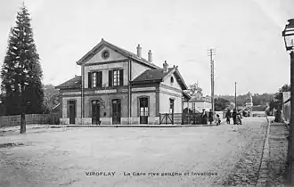 Place de la gare au début du XXe&nbsp;siècle (chemin de fer de l'Ouest).