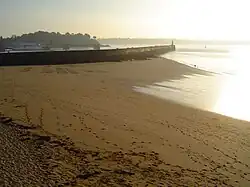 Môle de Saint-Malo, à basse mer.