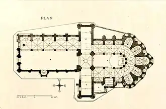 Plan d'une église en croix latine, avec un seul bas-côté et un chevet à cinq chapelles rayonnantes.