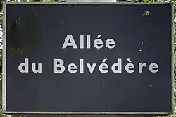 Voir la plaque.
