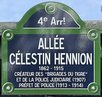 Voir la plaque.