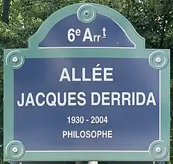 Voir la plaque.