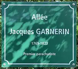 Voir la plaque.