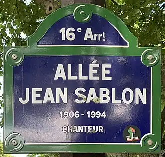 Voir la plaque.