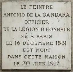 Plaque au n°22.