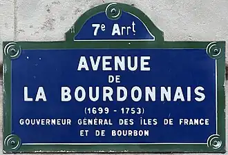 Voir la plaque.