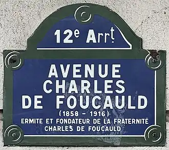 Voir la plaque.