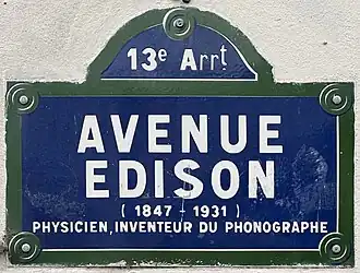 Voir la plaque.