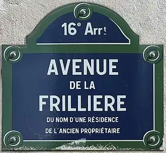 Voir la plaque.