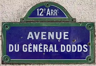 Voir la plaque.