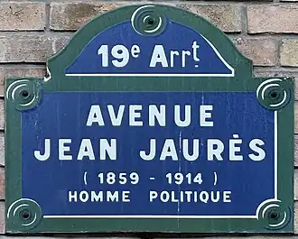 Voir la plaque.