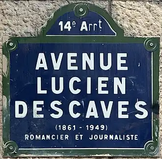 Voir la plaque.