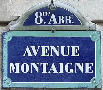 Voir la plaque.