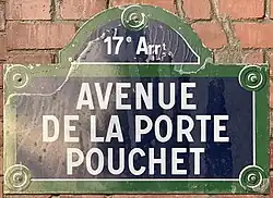 Voir la plaque.