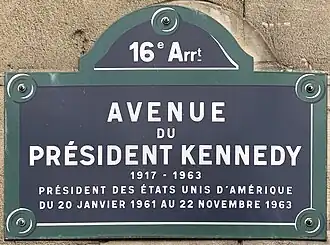 Voir la plaque.