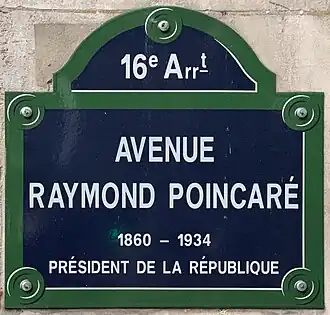 Voir la plaque.