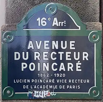 Voir la plaque.