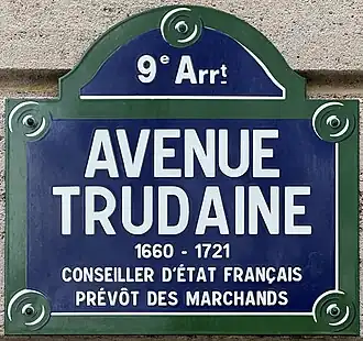 Voir la plaque.