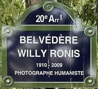 Voir la plaque.