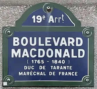 Voir la plaque.