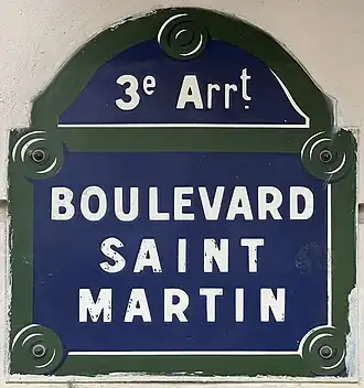 Voir la plaque.