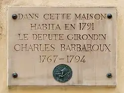 Plaque commémorative au 20 rue Mazarine à Paris, où il vécut, posée pour le bicentenaire de la Révolution.