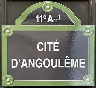 Voir la plaque.