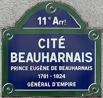 Voir la plaque.