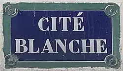 Voir la plaque.