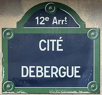 Voir la plaque.