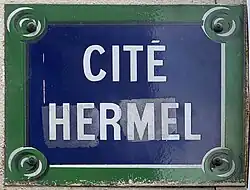 Voir la plaque.