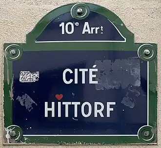 Voir la plaque.