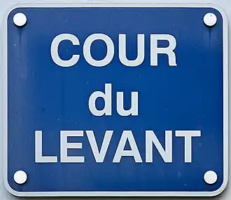 Voir la plaque.