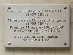 Au no 44 : Couve de Murville.