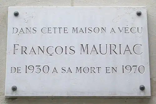 Plaque au no&nbsp;38, avenue Théophile-Gautier.