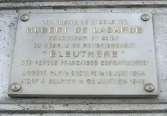 No 7 : plaque commémorative pour Hubert de Lagarde.