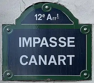 Voir la plaque.