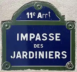 Voir la plaque.