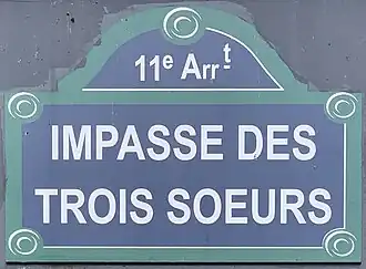 Voir la plaque.