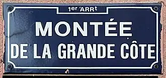Voir la plaque.