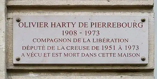Plaque au no&nbsp;14 en hommage à Olivier de Pierrebourg.