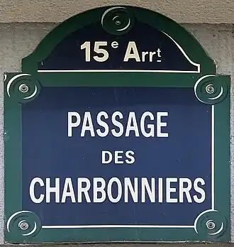 Voir la plaque.