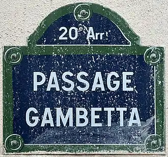 Voir la plaque.