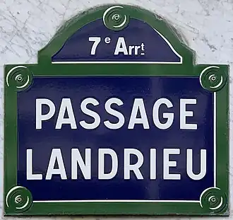 Voir la plaque.