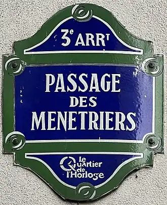 Voir la plaque.