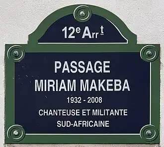 Voir la plaque.