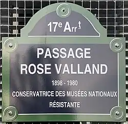 Voir la plaque.