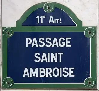Voir la plaque.
