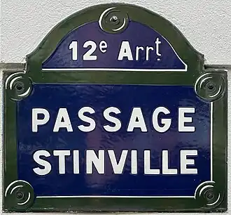 Voir la plaque.
